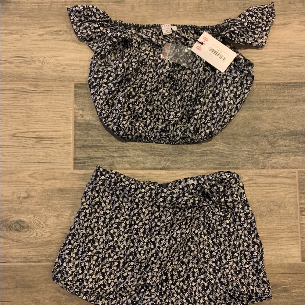 Floral two piece set never worn